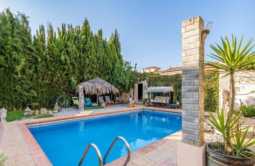 Padul House | Welcome to this great vacation home with private pool and mountain views.