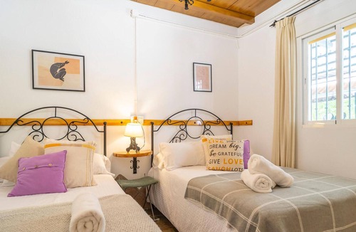 Alhama de Granada House | With breathtaking views in the middle of nature, this spacious and family vacation home with swimmin
