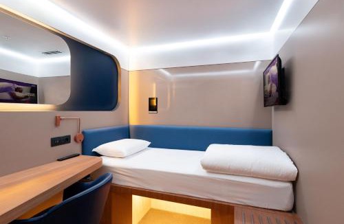 Arnavutkoy Hotel | YOTELAIR Istanbul Airport, Duty free - International Transit area