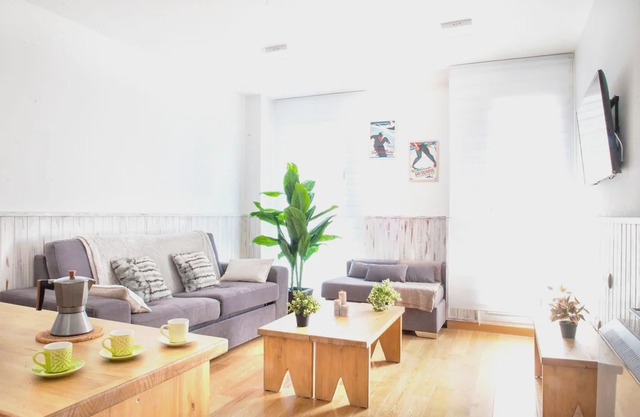 Homerez last minute deal - Amazing apartment with shared pool