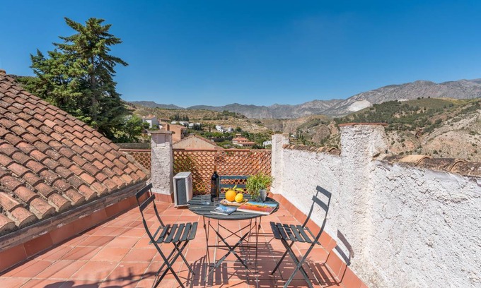 Conchar House | 100 m² House ∙ 3 bedrooms ∙ 6 guests