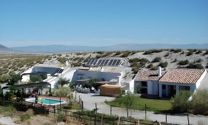 Baza House | 110 m² House ∙ 3 bedrooms ∙ 8 guests