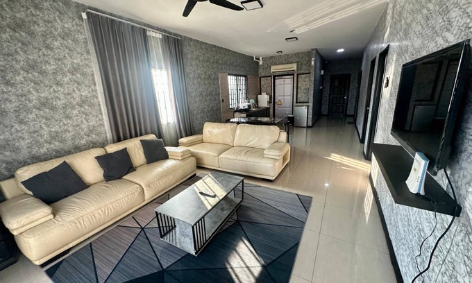 Shah Alam House | 111 m² House ∙ 3 bedrooms ∙ 12 guests
