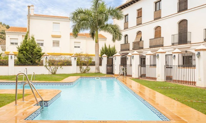 Velez de Benaudalla Apartment | 135 m² Apartment ∙ 2 bedrooms ∙ 5 guests