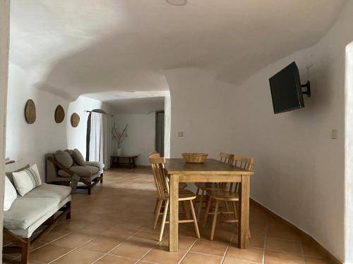 Cuevas del Campo House | 140 m² House ∙ 4 bedrooms ∙ 6 guests