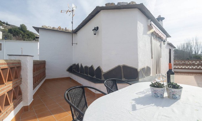 Cadiar House | 140 m² House ∙ 4 bedrooms ∙ 8 guests