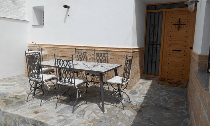Cuevas del Campo House | 150 m² House ∙ 3 bedrooms ∙ 7 guests