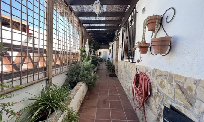 Salobrena House | 160 m² House ∙ 3 bedrooms ∙ 6 guests