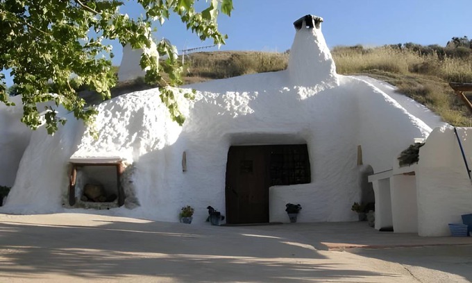Baza House | 160 m² House ∙ 6 guests
