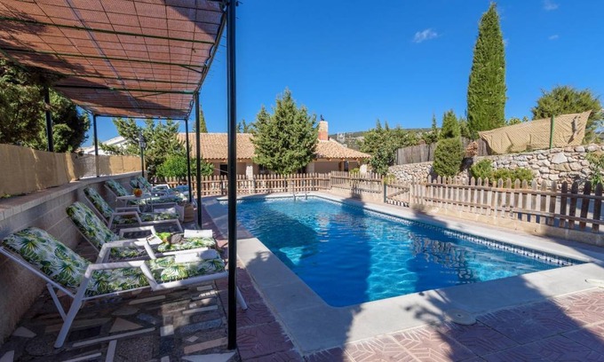 Montefrio House | 165 m² House ∙ 6 bedrooms ∙ 12 guests