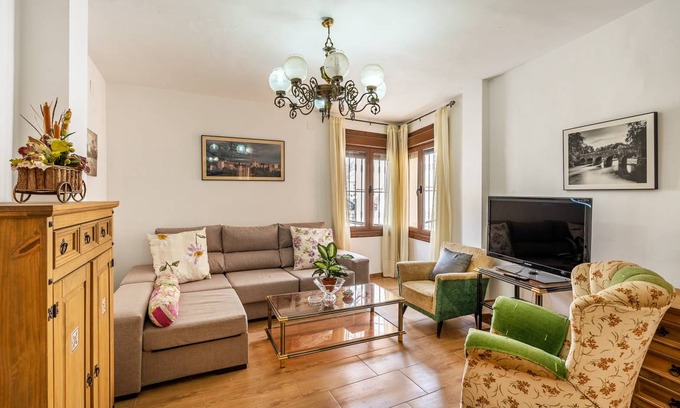 Albunuelas House | 170 m² House ∙ 5 bedrooms ∙ 8 guests