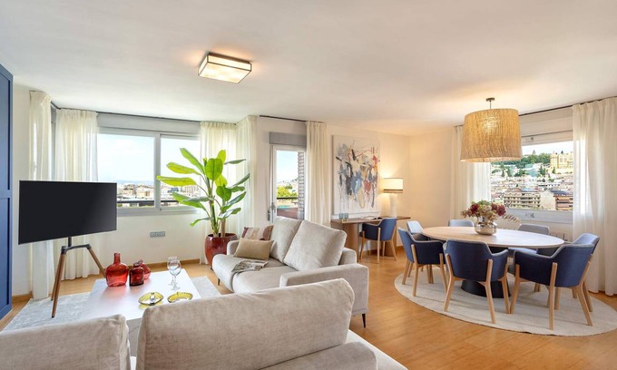 Cervantes Apartment | 180 m² Apartment ∙ 4 bedrooms ∙ 8 guests