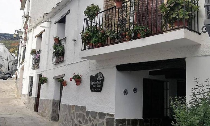 Portugos House | 180 m² House ∙ 6 bedrooms ∙ 12 guests