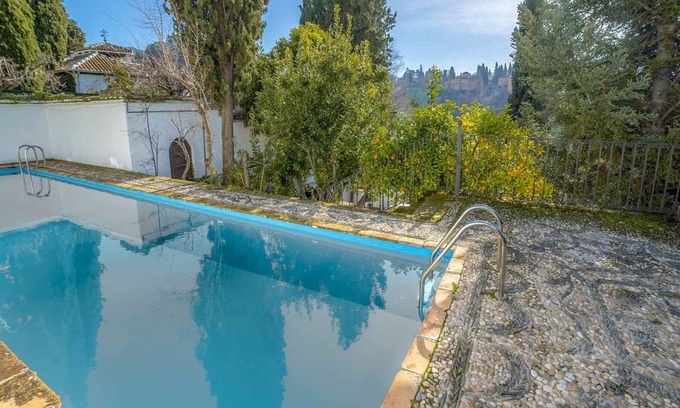 San Pedro Other | 190 m² Accommodation ∙ 4 bedrooms ∙ 6 guests