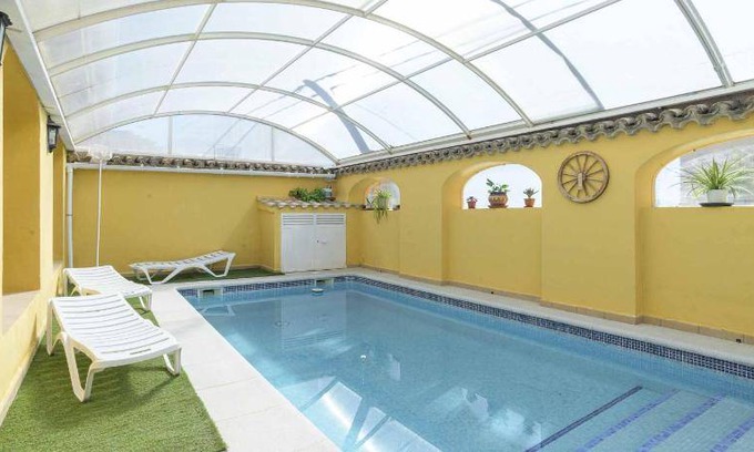 Illora House | 200 m² House ∙ 3 bedrooms ∙ 10 guests