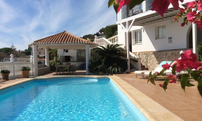Salobrena Villa | 200 m² Villa ∙ 4 bedrooms ∙ 9 guests