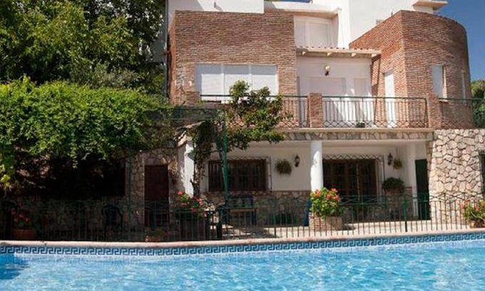 Castril House | 280 m² House ∙ 4 bedrooms ∙ 13 guests