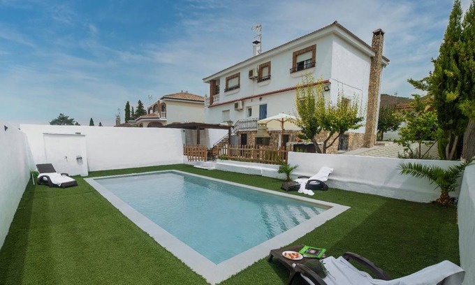 Padul House | 300 m² House ∙ 6 bedrooms ∙ 13 guests