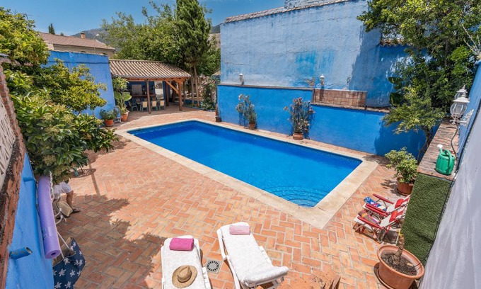 Illora House | 300 m² House ∙ 6 bedrooms ∙ 14 guests