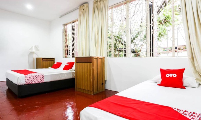 Kuala Lumpur City Centre Hotel | 32 m² Hotel ∙ 127 guests