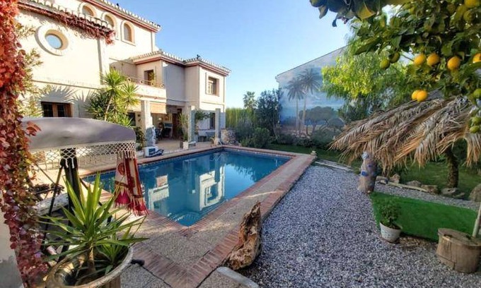 Padul Villa | 331 m² Villa ∙ 7 bedrooms ∙ 12 guests