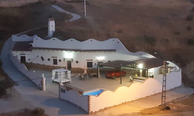 Cortes de Baza House | 380 m² House ∙ 3 bedrooms ∙ 8 guests