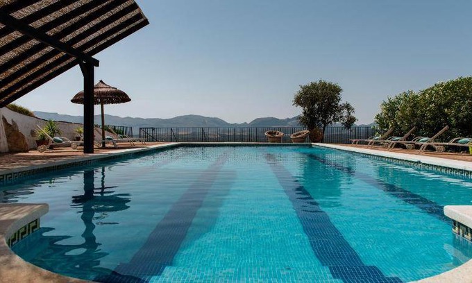 Loja House | 400 m² House ∙ 10 bedrooms ∙ 18 guests