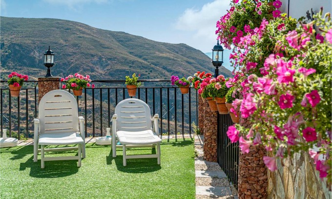 Mecina Bombaron House | 65 m² House ∙ 2 bedrooms ∙ 4 guests