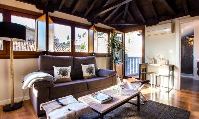 Central District Apartment | 74 m² Apartment ∙ 1 bedroom ∙ 4 guests