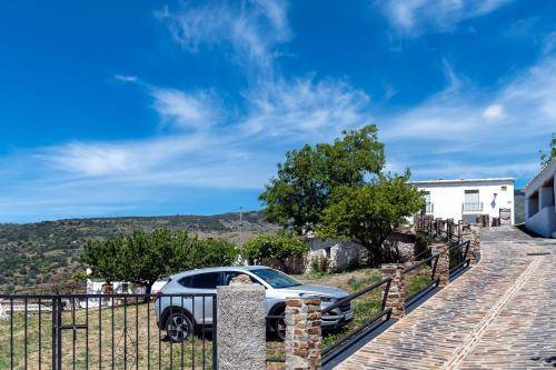 Bubion Bed & Breakfast | 80 m² Bed and breakfast ∙ 3 bedrooms ∙ 4 guests