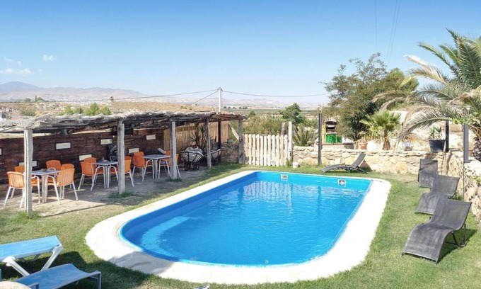 Baza House | 80 m² House ∙ 2 bedrooms ∙ 4 guests