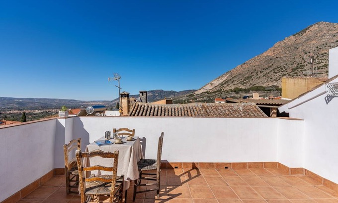 Niguelas House | 80 m² House ∙ 4 bedrooms ∙ 8 guests