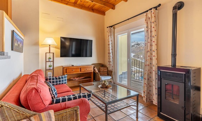 Pradollano Apartment | 85 m² Apartment ∙ 3 bedrooms ∙ 5 guests