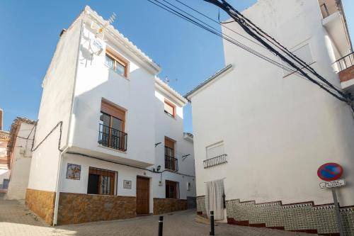 Quentar House | 90 m² House ∙ 3 bedrooms ∙ 5 guests