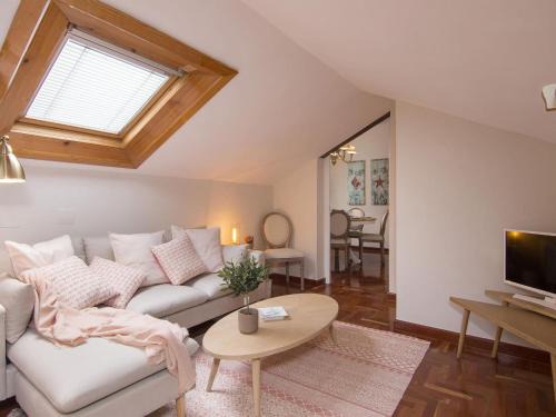 San Pedro Apartment | Alhambra Duplex Penthouse