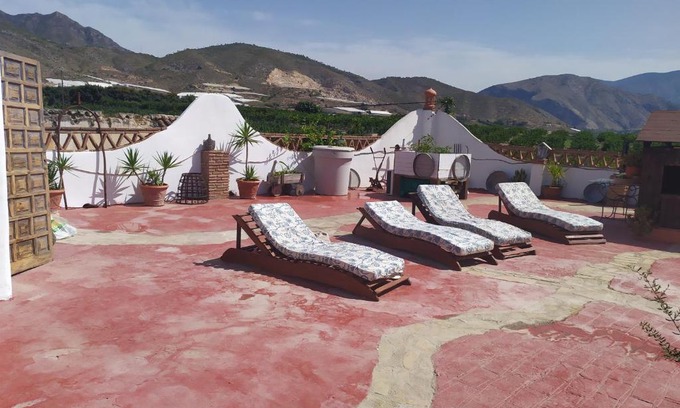 Salobrena Apartment | Apartamento n5 en Salobreña,zona rural con jacuzzi bárbacoa terraza con vistas impresionantes