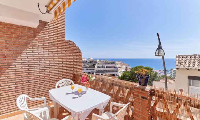 La Herradura Apartment | Apartment 'Terrazas Del Mediterráneo' with Sea View, Private Terrace and Wi-Fi