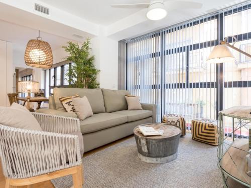 Central District Apartment | Chezmoihomes Plaza Nueva Luxury