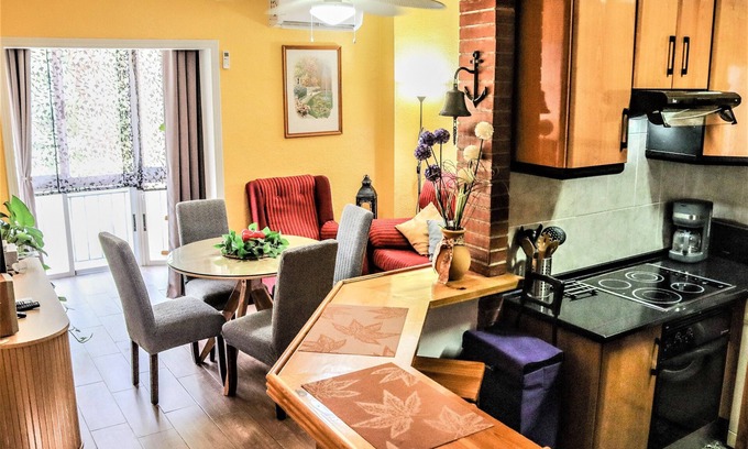 Almunecar Apartment | Cozy Apartment to Rent for 4 only 5 min. beach in Almunecar in the Costa Tropical Granada: Sea, history and gastronomy. Andalusia, Spain.