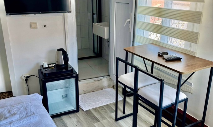 Adalar Hostel | HEYBELIADA