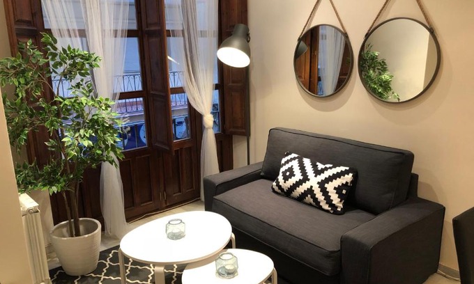 Central District Apartment | Ibericabeds Plaza Nueva