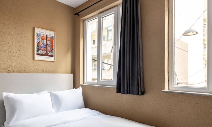 Fatih Apartment | King Bed Suite, Fast Wifi, Free Park - Studio