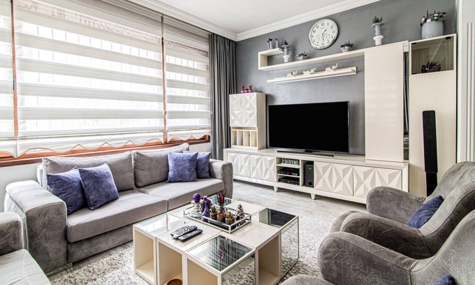 Moda Apartment | Luminous Flat w Balcony 2 min to Moda Pier