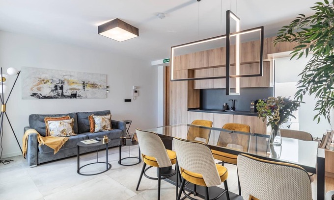 Granada City Center Apartment | Luxury Alhambra Penthouse Collection Arrayanes