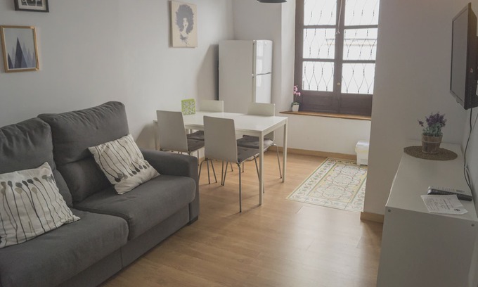 Albaicin Apartment | Monthly Rental available. New Apartment in Albayzin
