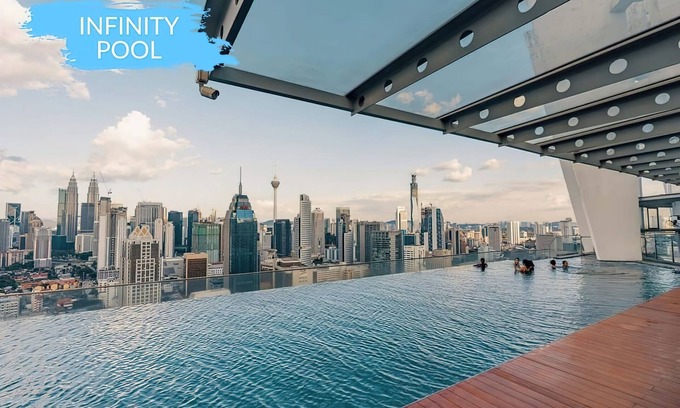 Chow Kit Condo | Regalia Residence KL Infinity Pool