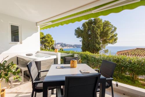 La Herradura Apartment | Seaside Spa Luxury Flat - Jacuzzi - Sauna - Sea view