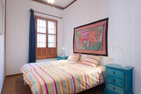 Albaicin Apartment | Spacious Sunny and Quiet Albayzin Apartment