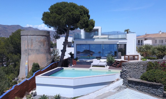 Velilla-Taramay House | Spectacular panoramic sea and mountain views, swimming pool, quiet beach on foot