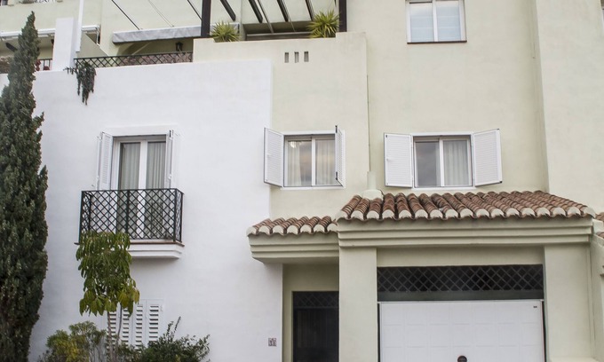 La Herradura House | This website is very bad